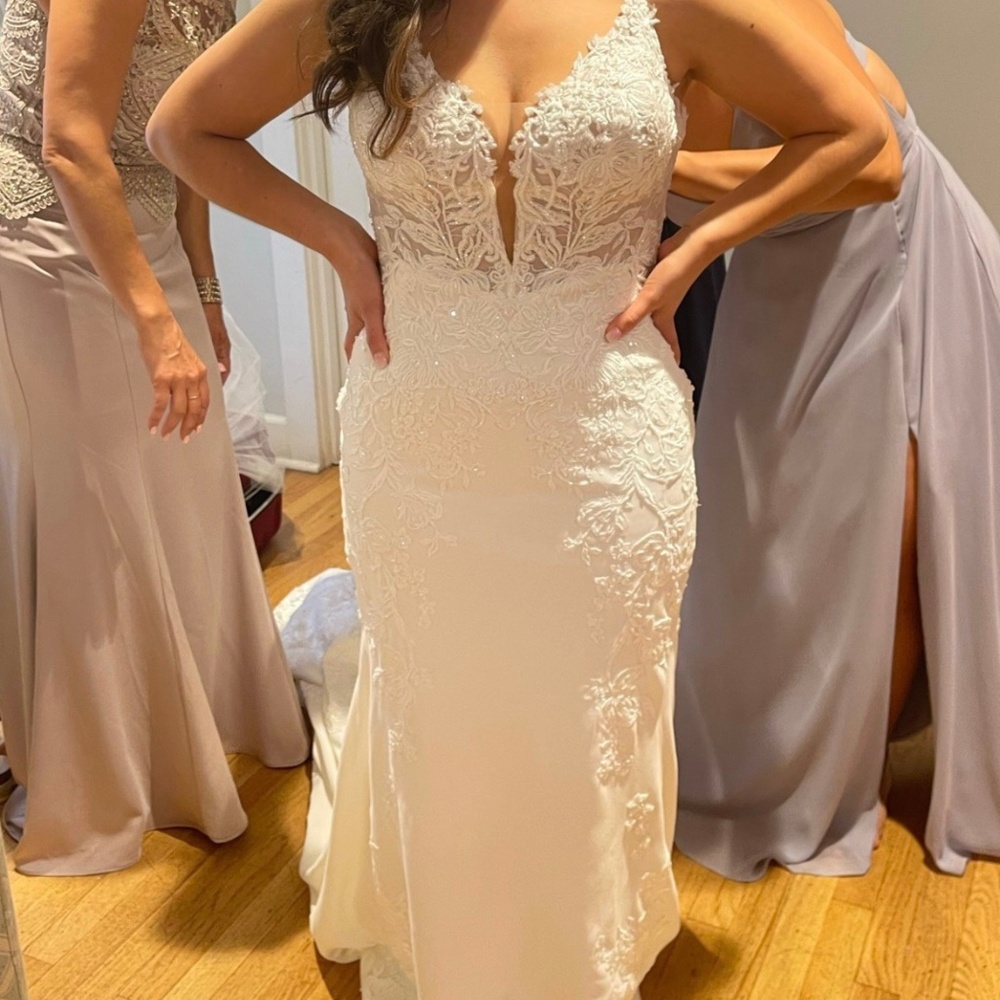Martina Liana Wedding Dress - Picture 1 of 6
